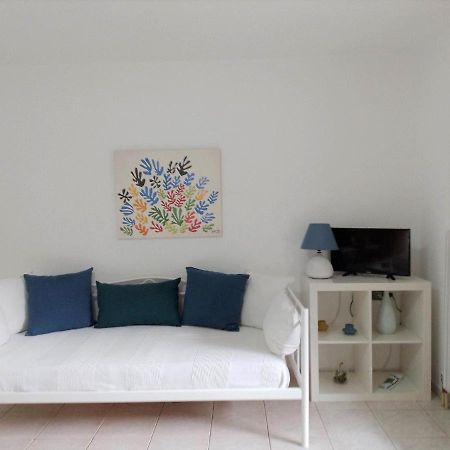 Small Theater Apartment Epidaurus Exterior photo
